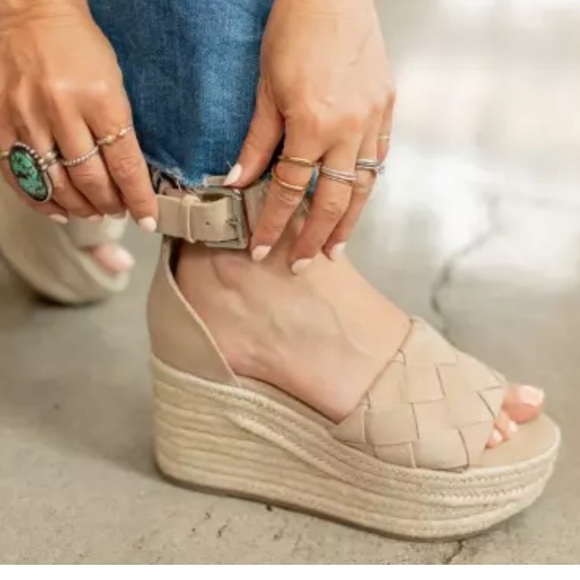 Marc Fisher Platform Espadrille Wedge Sandals - Picture 2 of 7